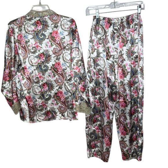 Victoria's Secret Vintage Gold Label Paisley/Rose Silky Pajama Set. Size Small. - Picture 7 of 10